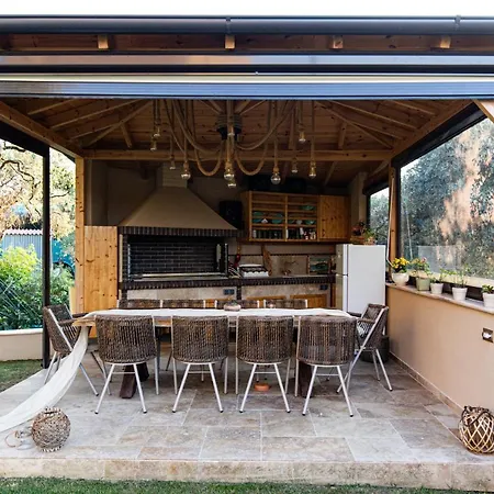 Nous Luxury * Skala Sotiros