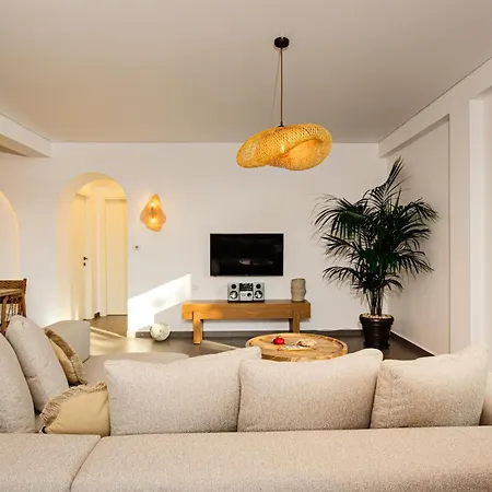 Nous Luxury Апартамент *