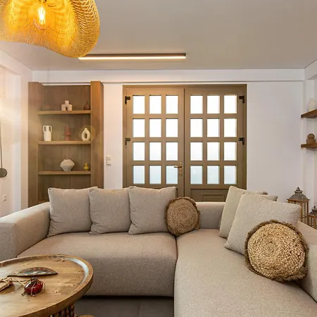 Nous Luxury Апартамент *