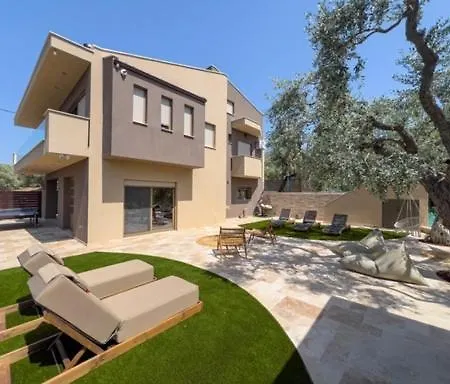 Nous Luxury * Skala Sotiros