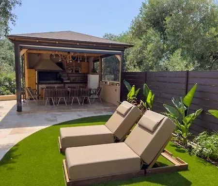 Nous Luxury * Skala Sotiros