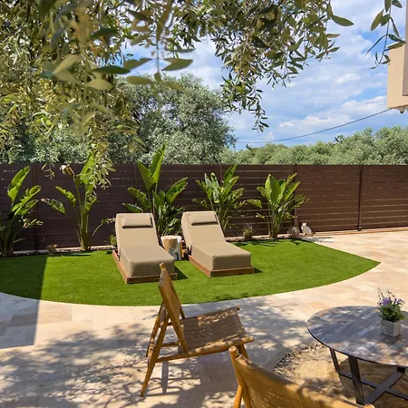 Nous Luxury * Skala Sotiros