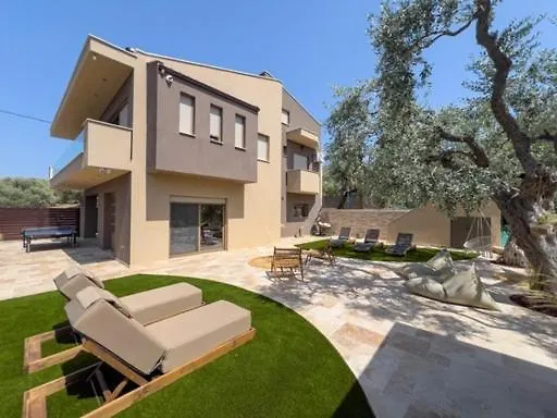 Nous Luxury * Skala Sotiros